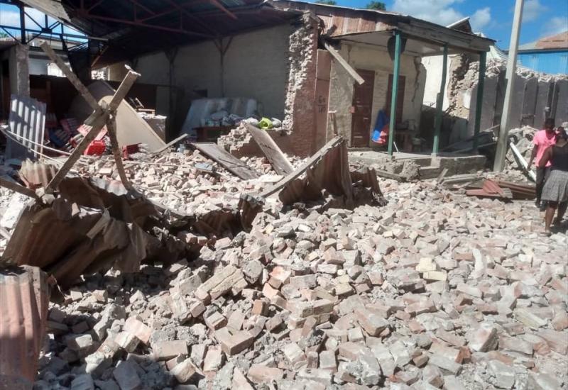 Raste broj poginulih - Razorni potres na Haitiju: Više od 300 poginulih